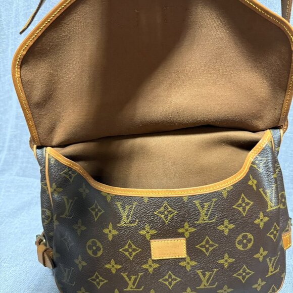**Authentic** Louis Vuitton Saumur 30 - Picture 9 of 15